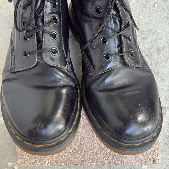 Dr Martens boots - Picture 5 of 9